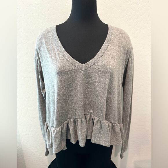 URBAN OUTFITTERS | Gray V-Neck Ruffle Hem Peplum Top Long Sleeve NWT | Medium - Picture 2 of 7